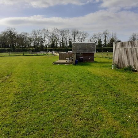 Glamping In Wiltshire The Green Knoll Is A Charm كيبنهام المظهر الخارجي الصورة