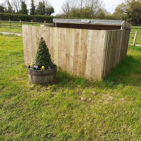 Glamping In Wiltshire The Green Knoll Is A Charm كيبنهام المظهر الخارجي الصورة