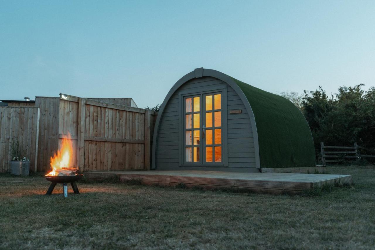 Glamping In Wiltshire The Green Knoll Is A Charm كيبنهام المظهر الخارجي الصورة