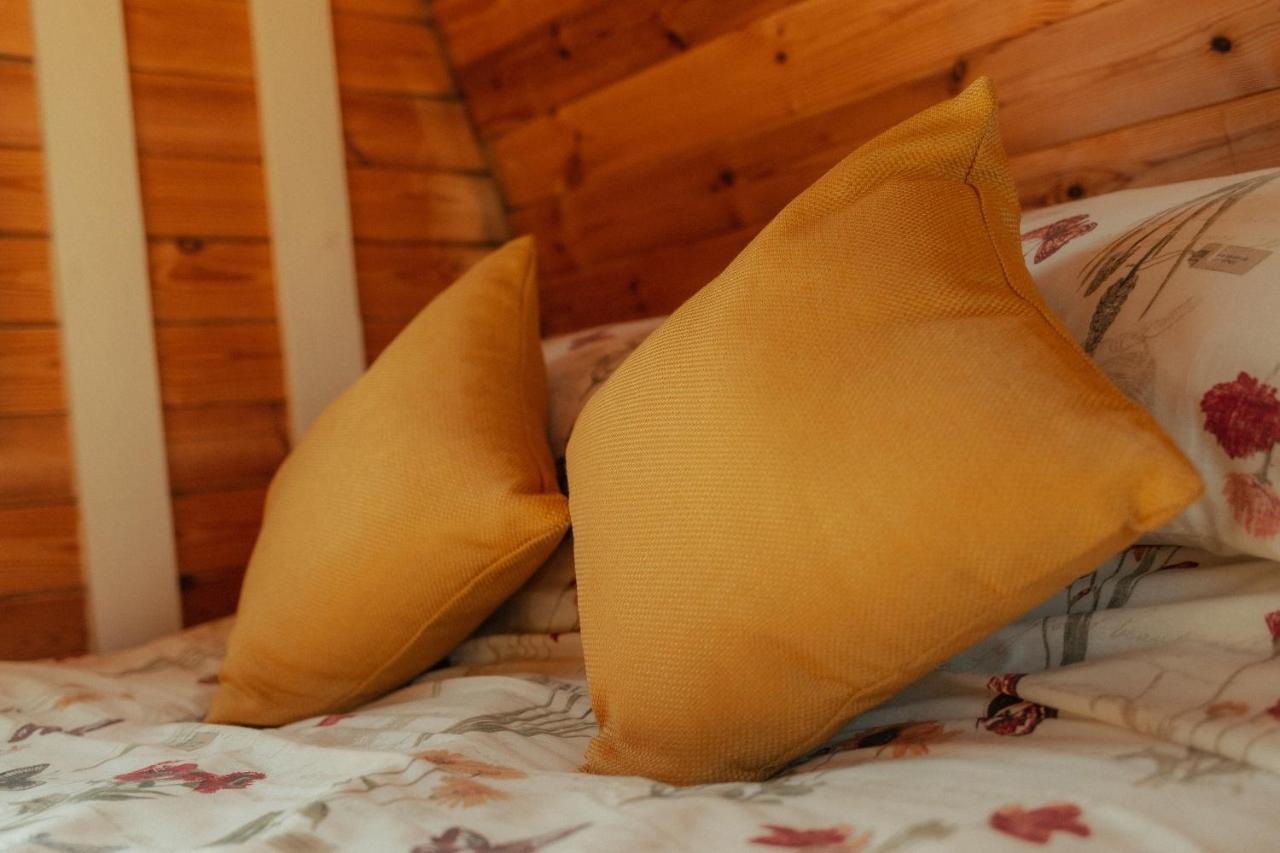Glamping In Wiltshire The Green Knoll Is A Charm كيبنهام المظهر الخارجي الصورة