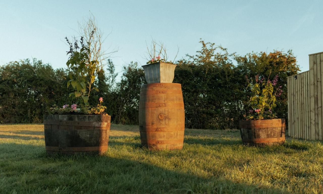 Glamping In Wiltshire The Green Knoll Is A Charm كيبنهام المظهر الخارجي الصورة