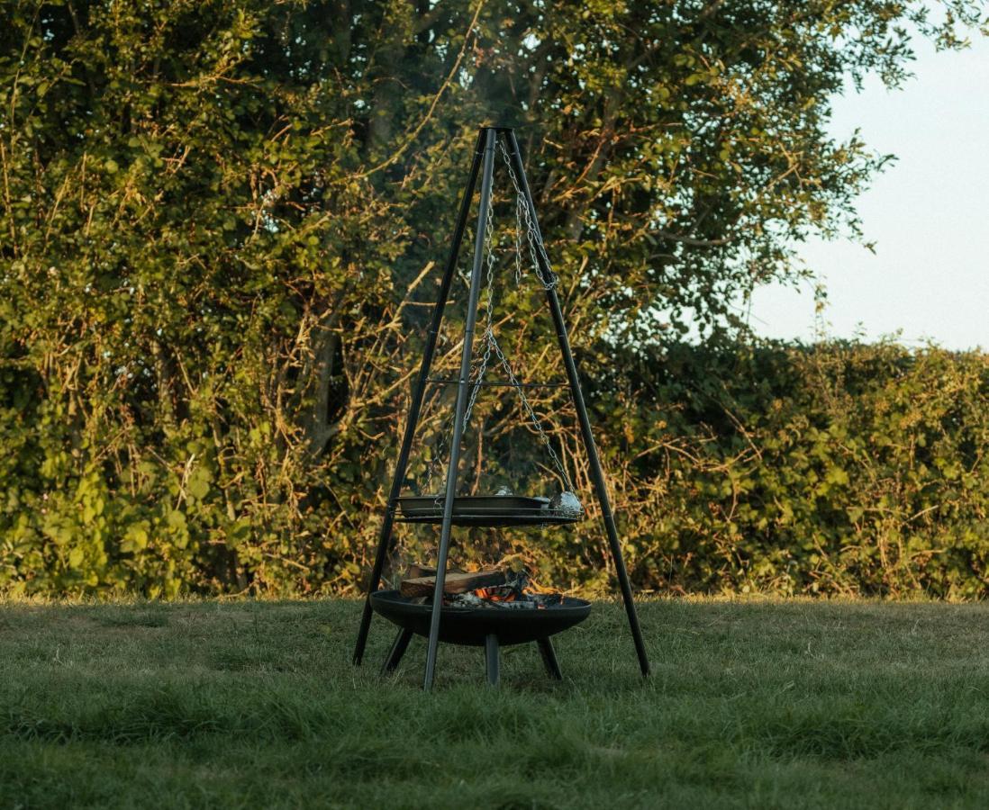 Glamping In Wiltshire The Green Knoll Is A Charm كيبنهام المظهر الخارجي الصورة