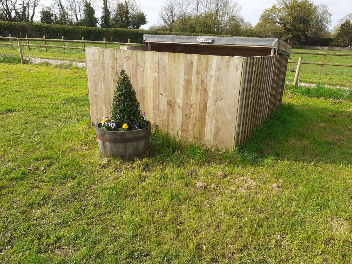 Glamping In Wiltshire The Green Knoll Is A Charm كيبنهام المظهر الخارجي الصورة