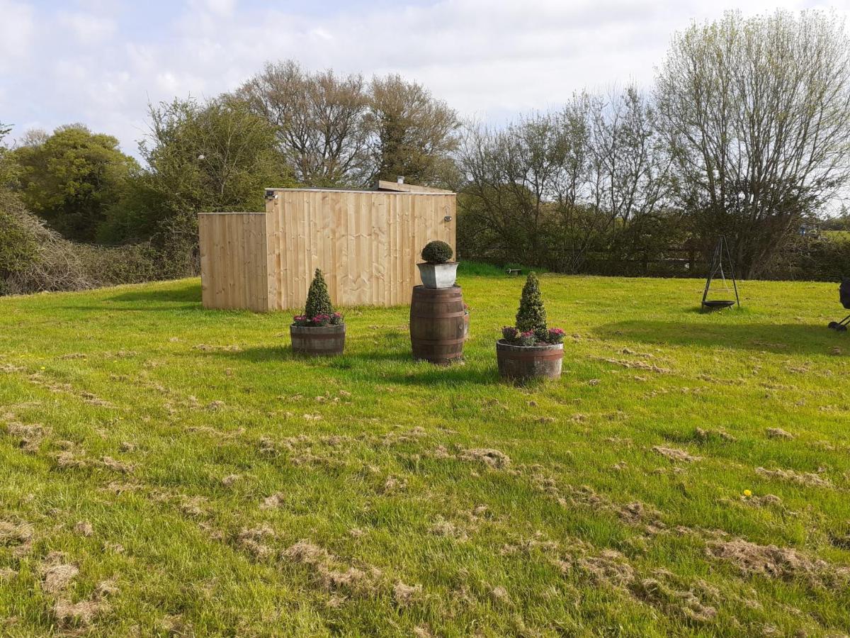Glamping In Wiltshire The Green Knoll Is A Charm كيبنهام المظهر الخارجي الصورة