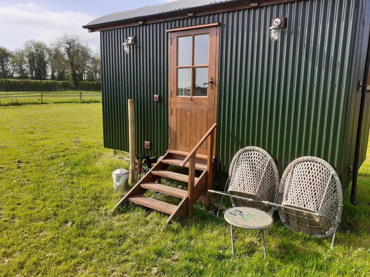 Glamping In Wiltshire The Green Knoll Is A Charm كيبنهام المظهر الخارجي الصورة